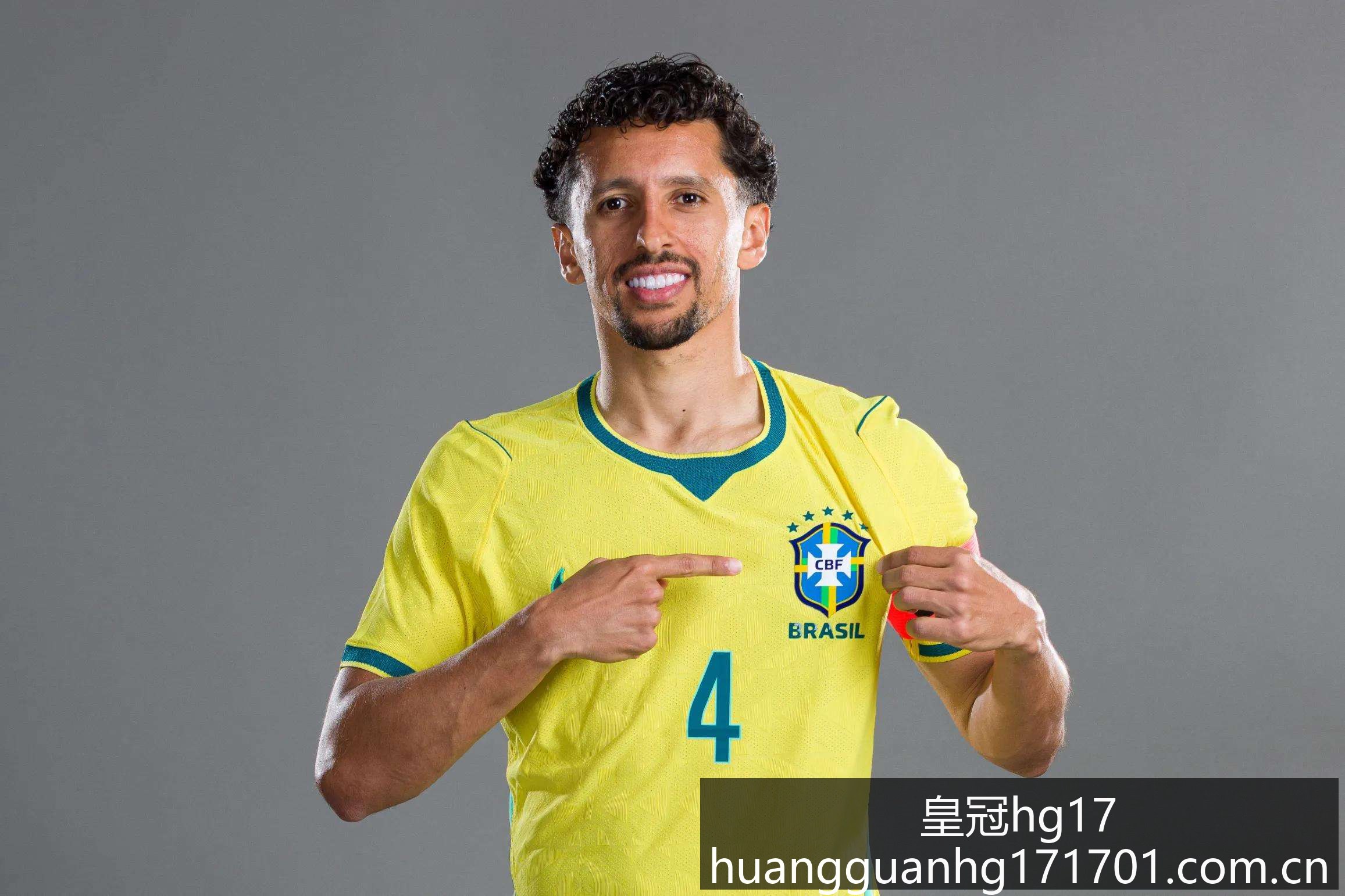 布彭扎荣膺,球迷致敬,黄龙体育场,皇冠hg17,皇冠hg17入口,皇冠hg17登录,皇冠hg17线路,皇冠hg17导航